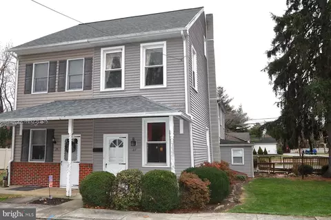 27 Essex St, Marietta, PA 17547