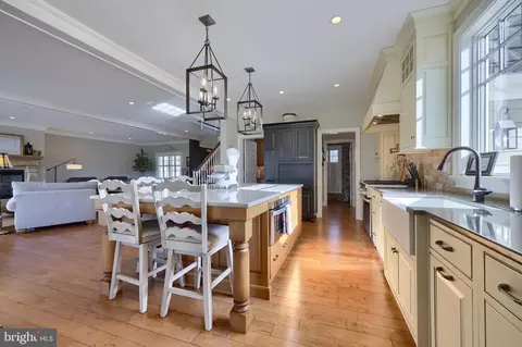Kitchen - 921 Bent Creek Dr, Lititz, PA 17543 photo 10 of 12