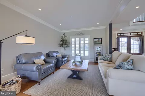 Living - 921 Bent Creek Dr, Lititz, PA 17543 photo 4 of 9