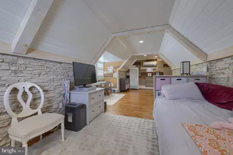 Bedroom - 921 Bent Creek Dr, Lititz, PA 17543 photo 8 of 9