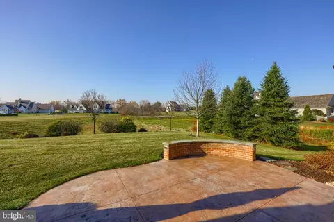 Exterior - 921 Bent Creek Dr, Lititz, PA 17543 photo 3 of 7