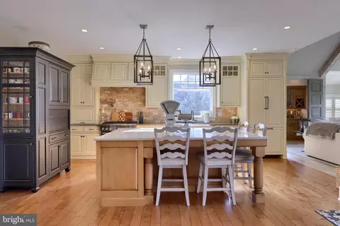 Kitchen - 921 Bent Creek Dr, Lititz, PA 17543 photo 2 of 12