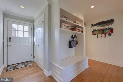 Entry Way - 921 Bent Creek Dr, Lititz, PA 17543 photo 6 of 7