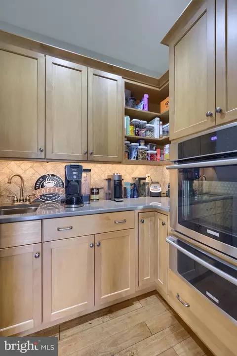 Kitchen - 921 Bent Creek Dr, Lititz, PA 17543 photo 3 of 12