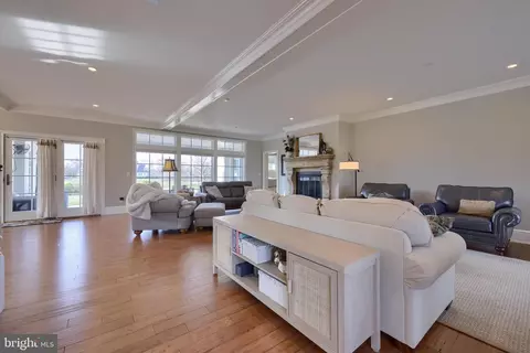 Living - 921 Bent Creek Dr, Lititz, PA 17543 photo 1 of 9