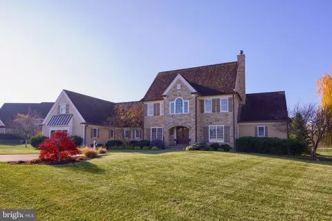Exterior - 921 Bent Creek Dr, Lititz, PA 17543 photo 2 of 7