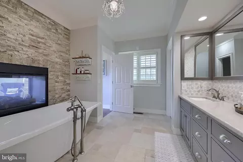 Bath - 921 Bent Creek Dr, Lititz, PA 17543 photo 5 of 10