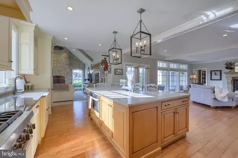 Kitchen - 921 Bent Creek Dr, Lititz, PA 17543 photo 5 of 12