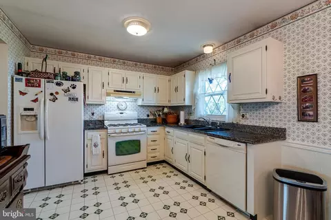 102 S Oak St, Lititz, PA 17543 photo 9