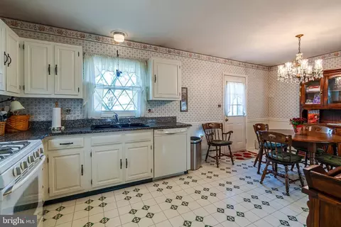 102 S Oak St, Lititz, PA 17543 photo 12