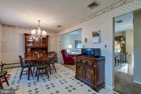 102 S Oak St, Lititz, PA 17543 photo 10
