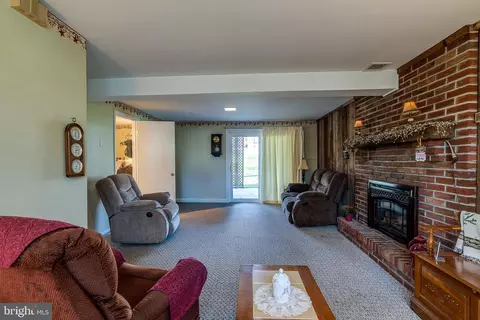 102 S Oak St, Lititz, PA 17543 photo 21
