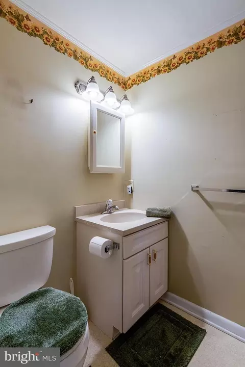 102 S Oak St, Lititz, PA 17543 photo 24