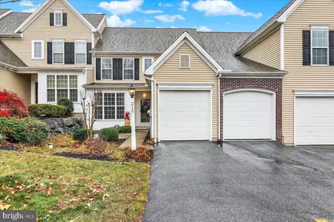 215 Steepbank Rd, Lancaster, PA 17602