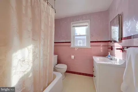 Bath - 44 Ruby St, Lancaster, PA 17603 photo 1 of 1
