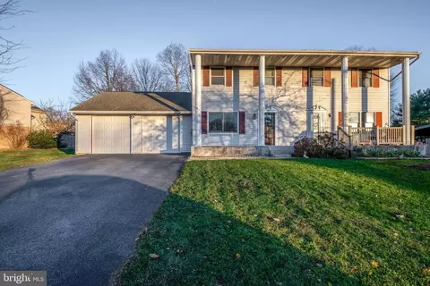 402 S Plum St, Mount Joy, PA 17552