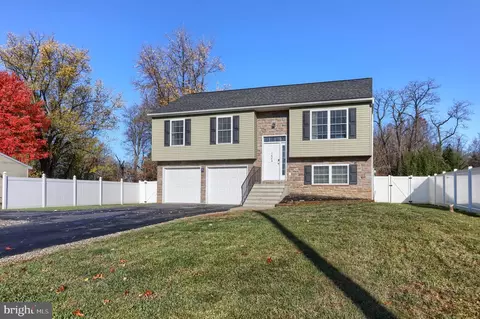 1675 Turnpike Rd, Elizabethtown, PA 17022