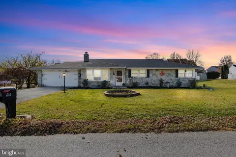 2220 Albern Blvd, Lancaster, PA 17601