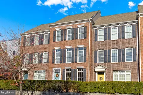 194 N Melhorn Dr, Mount Joy, PA 17552