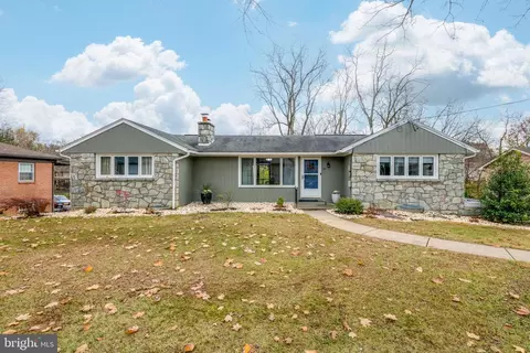 39 Oak Ln, Stevens, PA 17578