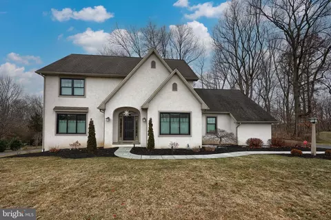 395 W Charlotte St, Millersville, PA 17551