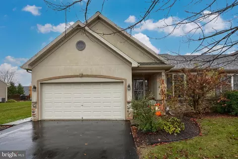 3451 Green Leaf Dr, Mount Joy, PA 17552