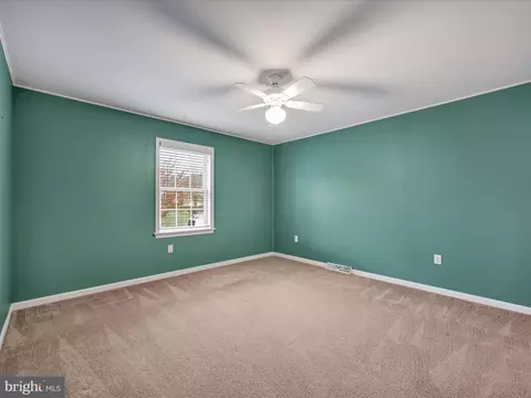 Bedroom - 610 W Orange St, Lititz, PA 17543 photo 8 of 10