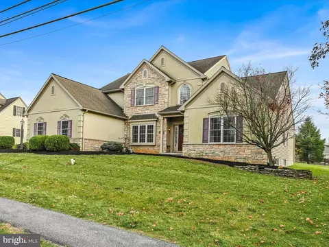 Exterior - 610 W Orange St, Lititz, PA 17543 photo 2 of 6