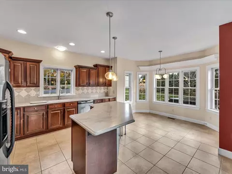 Kitchen - 610 W Orange St, Lititz, PA 17543 photo 2 of 4