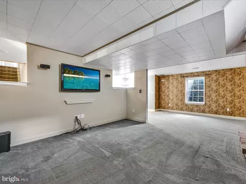 Living - 610 W Orange St, Lititz, PA 17543 photo 7 of 7