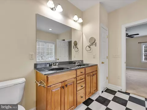 Bath - 610 W Orange St, Lititz, PA 17543 photo 1 of 5