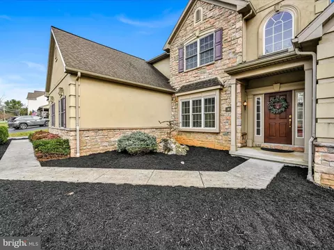 Exterior - 610 W Orange St, Lititz, PA 17543 photo 4 of 6