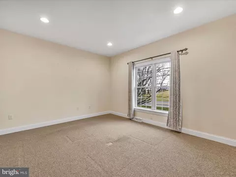 Bedroom - 610 W Orange St, Lititz, PA 17543 photo 3 of 10