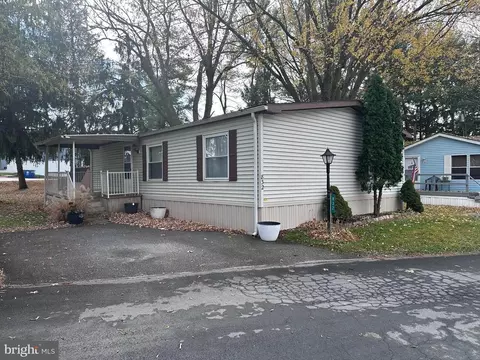 832 Gail Pl, Lancaster, PA 17601