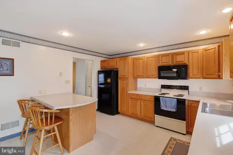 355 Partridge Dr, Lititz, PA 17543 photo 5