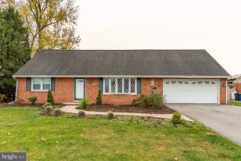 50 Cedar Ave, Brownstown, PA 17508