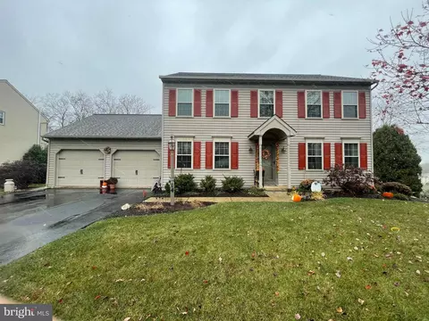 14 Santa Fe Dr, Lititz, PA 17543
