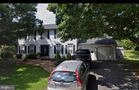 214 Springlawn Dr, Lancaster, PA 17601