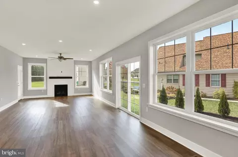 Living - 446 Wagonwheel Rd, Lititz, PA 17543 photo 3 of 7