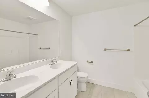 Bath - 446 Wagonwheel Rd, Lititz, PA 17543 photo 2 of 2