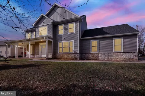 446 Wagonwheel Rd, Lititz, PA 17543