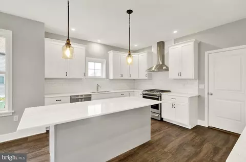 Kitchen - 446 Wagonwheel Rd, Lititz, PA 17543 photo 3 of 3