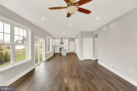 Living - 446 Wagonwheel Rd, Lititz, PA 17543 photo 2 of 7