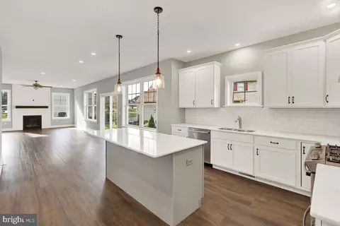 Kitchen - 446 Wagonwheel Rd, Lititz, PA 17543 photo 1 of 3