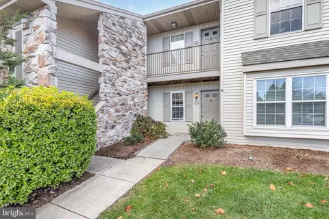 213 Greenview Dr, Lancaster, PA 17601