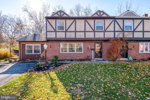 946 Homeland Dr, Lancaster, PA 17601