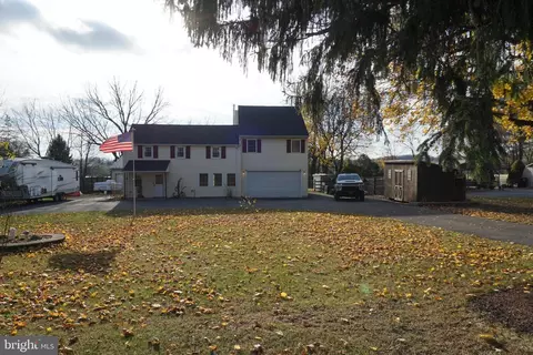 38 Newport Rd, Gap, PA 17527