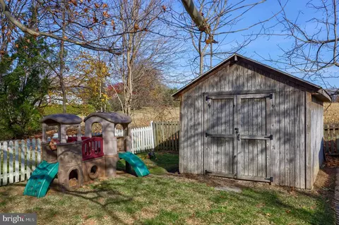 215 Noble St, Lititz, PA 17543 photo 8