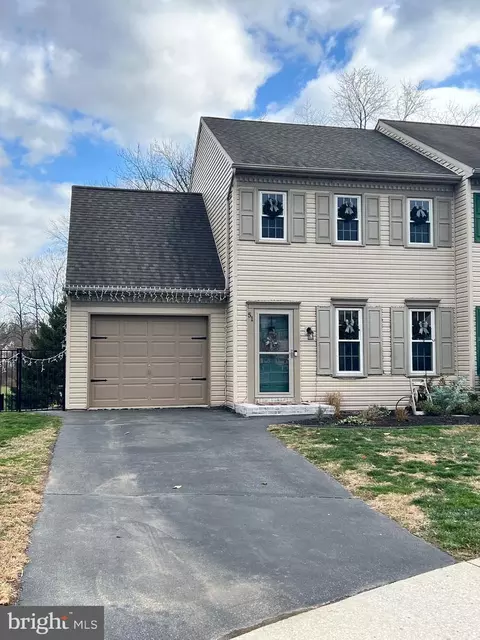 51 Yorkshire Ct, Elizabethtown, PA 17022
