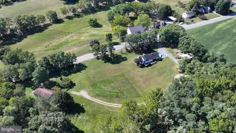 1669 Cloverleaf Rd, Mount Joy, PA 17552